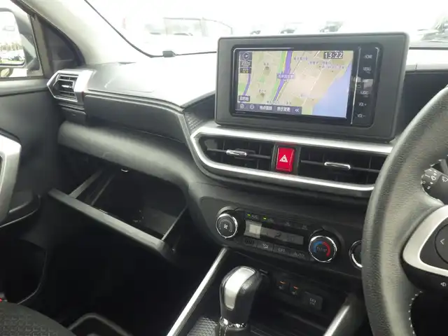 トヨタ ライズ Z 千葉県 2020(令2)年 4.3万km ナチュラルベージュマイカM スマートアシストIII/レーダークルーズコントロール/エコアイドル/純正SDナビ/地デジTV/【DVD/CD再生機能　Bluetooth接続】/バックカメラ/前席シートヒーター/革巻きステアリング/ステアリングスイッチ/ETC（2.0）/LEDヘッドライト/フォグライト/ウインカーミラー/コーナーセンサー/純正17インチアルミホイル/サイド/カーテンエアバッグ/スマートキー