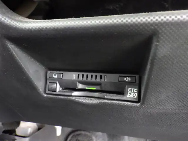 トヨタ ライズ Z 千葉県 2020(令2)年 4.3万km ナチュラルベージュマイカM スマートアシストIII/レーダークルーズコントロール/エコアイドル/純正SDナビ/地デジTV/【DVD/CD再生機能　Bluetooth接続】/バックカメラ/前席シートヒーター/革巻きステアリング/ステアリングスイッチ/ETC（2.0）/LEDヘッドライト/フォグライト/ウインカーミラー/コーナーセンサー/純正17インチアルミホイル/サイド/カーテンエアバッグ/スマートキー