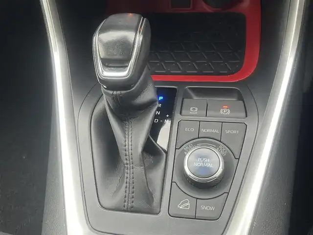 トヨタ ＲＡＶ４ アドベンチャー オフロードPKG 島根県 2021(令3)年 6万km グレーメタリック 純正９型ＳＤナビ/（フルセグＴＶ/ＤＶＤ再生/Ｂｌｕｅｔｏｏｔｈ接続）　/バックカメラ　/ビルトインＥＴＣ　/前後ドライブレコーダー　/アダプティブクルーズコントロール　/レーンキープアシスト　/ブラインドスポットモニター/クリアランスソナー　/プリクラッシュセーフティー　/パワーバックドア/運転席パワーシート/前席シートヒーター/エアシート　/ステアリングヒーター/電動パーキングブレーキ/ホールド/オートハイビーム/ライト/純正LEDヘッドライト/デジタルインナーミラー/純正18インチアルミホイール/純正フロアマット