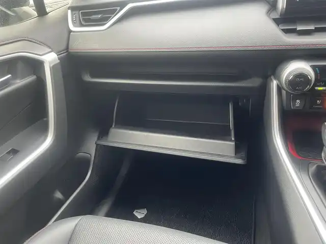 トヨタ ＲＡＶ４ アドベンチャー オフロードPKG 島根県 2021(令3)年 6万km グレーメタリック 純正９型ＳＤナビ/（フルセグＴＶ/ＤＶＤ再生/Ｂｌｕｅｔｏｏｔｈ接続）　/バックカメラ　/ビルトインＥＴＣ　/前後ドライブレコーダー　/アダプティブクルーズコントロール　/レーンキープアシスト　/ブラインドスポットモニター/クリアランスソナー　/プリクラッシュセーフティー　/パワーバックドア/運転席パワーシート/前席シートヒーター/エアシート　/ステアリングヒーター/電動パーキングブレーキ/ホールド/オートハイビーム/ライト/純正LEDヘッドライト/デジタルインナーミラー/純正18インチアルミホイール/純正フロアマット