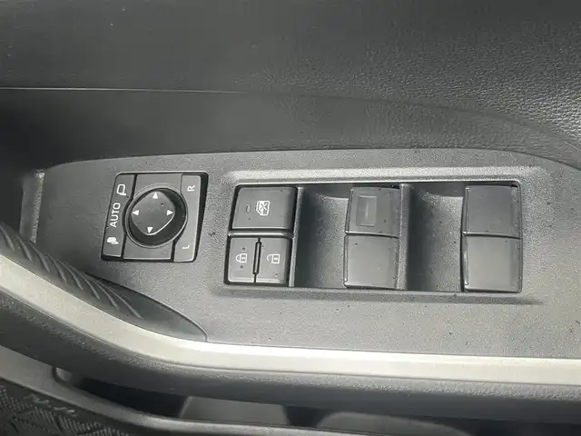 トヨタ ＲＡＶ４ アドベンチャー オフロードPKG 島根県 2021(令3)年 6万km グレーメタリック 純正９型ＳＤナビ/（フルセグＴＶ/ＤＶＤ再生/Ｂｌｕｅｔｏｏｔｈ接続）　/バックカメラ　/ビルトインＥＴＣ　/前後ドライブレコーダー　/アダプティブクルーズコントロール　/レーンキープアシスト　/ブラインドスポットモニター/クリアランスソナー　/プリクラッシュセーフティー　/パワーバックドア/運転席パワーシート/前席シートヒーター/エアシート　/ステアリングヒーター/電動パーキングブレーキ/ホールド/オートハイビーム/ライト/純正LEDヘッドライト/デジタルインナーミラー/純正18インチアルミホイール/純正フロアマット