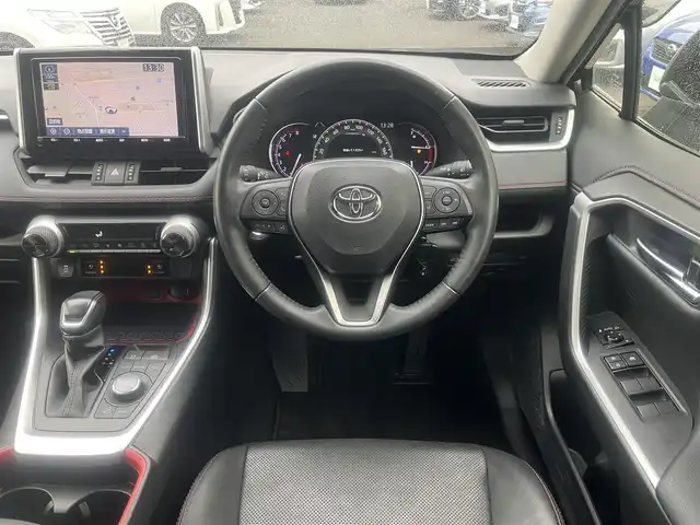 トヨタ ＲＡＶ４ アドベンチャー オフロードPKG 島根県 2021(令3)年 6万km グレーメタリック 純正９型ＳＤナビ/（フルセグＴＶ/ＤＶＤ再生/Ｂｌｕｅｔｏｏｔｈ接続）　/バックカメラ　/ビルトインＥＴＣ　/前後ドライブレコーダー　/アダプティブクルーズコントロール　/レーンキープアシスト　/ブラインドスポットモニター/クリアランスソナー　/プリクラッシュセーフティー　/パワーバックドア/運転席パワーシート/前席シートヒーター/エアシート　/ステアリングヒーター/電動パーキングブレーキ/ホールド/オートハイビーム/ライト/純正LEDヘッドライト/デジタルインナーミラー/純正18インチアルミホイール/純正フロアマット