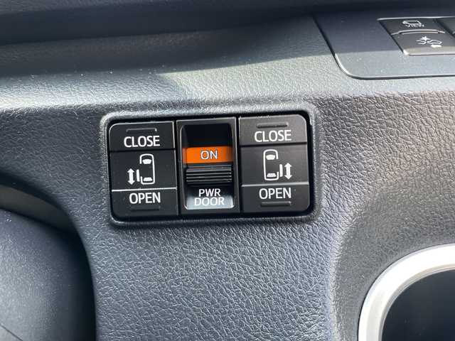 トヨタ シエンタ ハイブリッド G クエロ 沖縄県 2019(令1)年 4.1万km パール 純正ナビ/ＡＭ／ＦＭ／ＣＤ／ＤＶＤ／ＢＴ　/フルセグＴＶ　/衝突軽減　/全方位カメラ　/バックカメラ　/両側パワスラ　/クルーズコントロール　/オートマチックハイビーム　/レーンキープ　/スマートキー