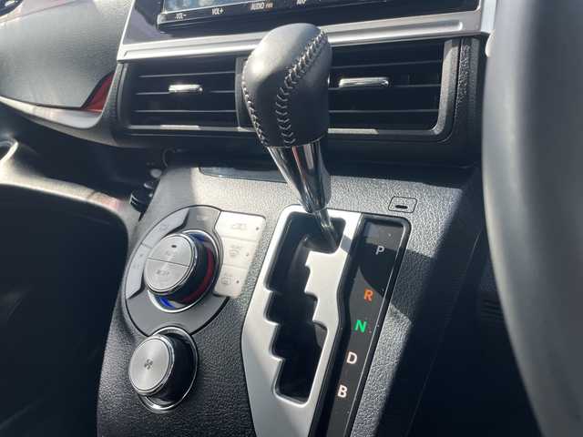 トヨタ シエンタ ハイブリッド G クエロ 沖縄県 2019(令1)年 4.1万km パール 純正ナビ/ＡＭ／ＦＭ／ＣＤ／ＤＶＤ／ＢＴ　/フルセグＴＶ　/衝突軽減　/全方位カメラ　/バックカメラ　/両側パワスラ　/クルーズコントロール　/オートマチックハイビーム　/レーンキープ　/スマートキー