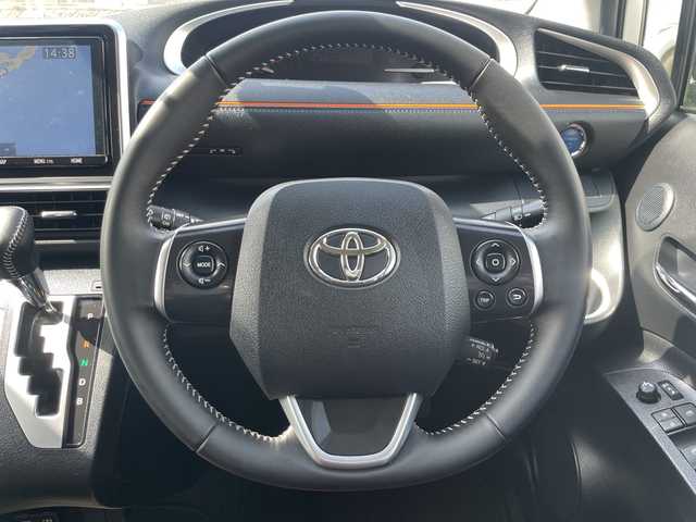 トヨタ シエンタ ハイブリッド G クエロ 沖縄県 2019(令1)年 4.1万km パール 純正ナビ/ＡＭ／ＦＭ／ＣＤ／ＤＶＤ／ＢＴ　/フルセグＴＶ　/衝突軽減　/全方位カメラ　/バックカメラ　/両側パワスラ　/クルーズコントロール　/オートマチックハイビーム　/レーンキープ　/スマートキー