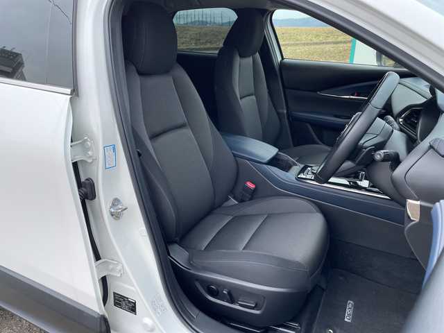 マツダ ＣＸ－３０ XD プロアクティブツーリングセレクション 新潟県 2022(令4)年 4.1万km スノーフレイクホワイトパールマイカ 4WD/純正10.25インチSDナビ/CD/DVD/BT/フルセグテレビ/ミュージックサーバー/全方位カメラ/ETC/ドライブレコーダー/衝突被害軽減ブレーキ/レーンキープアシスト/レーダークルーズコントロール/運転席パワーシート/シートヒーター/ステアリングヒーター/ステアリングスイッチ/パドルシフト/コーナーセンサー/パワーバックドア/スマートキー/プッシュスタート/LEDヘッドライト/オートライト/オートハイビーム/純正18インチアルミホイール