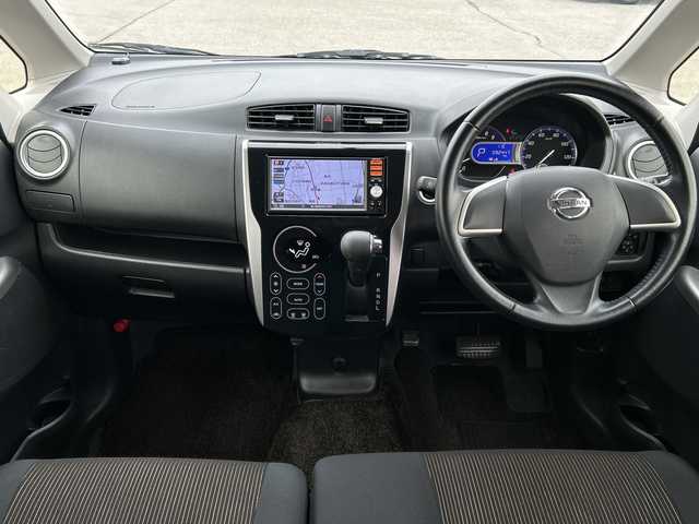 日産 デイズ ハイウェイスターX 富山県 2013(平25)年 9.3万km プレミアムパープルP ・ワンオーナー/・純正メモリーナビ/型番：MM13D-W/【ＣＤ／ＤＶＤ／ＢＴ／ＳＤ／フルセグＴＶ】/・バックカメラ/・アイドリングストップ/・社外15インチアルミホイール/・純正フロアマット/・ＥＴＣ/・電動格納ミラー/・スマートキー/・保証書・記録簿/・取扱説明書