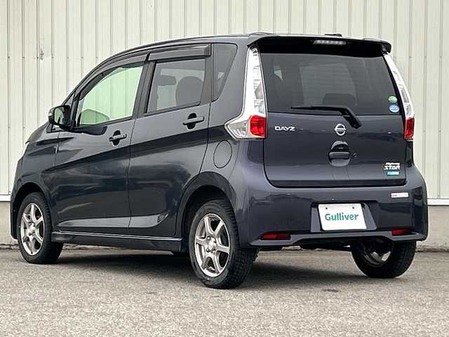 日産 デイズ ハイウェイスターX 富山県 2013(平25)年 9.3万km プレミアムパープルP ・ワンオーナー/・純正メモリーナビ/型番：MM13D-W/【ＣＤ／ＤＶＤ／ＢＴ／ＳＤ／フルセグＴＶ】/・バックカメラ/・アイドリングストップ/・社外15インチアルミホイール/・純正フロアマット/・ＥＴＣ/・電動格納ミラー/・スマートキー/・保証書・記録簿/・取扱説明書