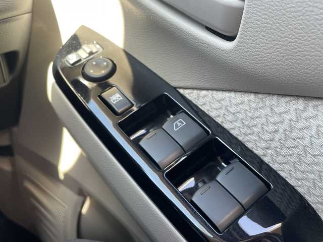 日産 デイズ X 静岡県 2026(令8)年 0.1千km ホワイトパール 純正ディスプレイオーディオ/・USB/Bluetooth/・Apple Carplay/Android Auto/主要装備/・アイドリングストップ/・バックカメラ　/・横滑り防止装置　/・盗難防止装置　/・オートライト　/・オートハイビーム　/・コーナーセンサー　/・プッシュスタート　/・ステアリングリモコン　/・パワーステアリング/・パワーウィンドウ/・スマートキー