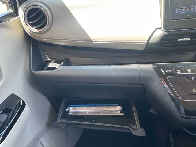 日産 デイズ X 静岡県 2026(令8)年 0.1千km ホワイトパール 純正ディスプレイオーディオ/・USB/Bluetooth/・Apple Carplay/Android Auto/主要装備/・アイドリングストップ/・バックカメラ　/・横滑り防止装置　/・盗難防止装置　/・オートライト　/・オートハイビーム　/・コーナーセンサー　/・プッシュスタート　/・ステアリングリモコン　/・パワーステアリング/・パワーウィンドウ/・スマートキー