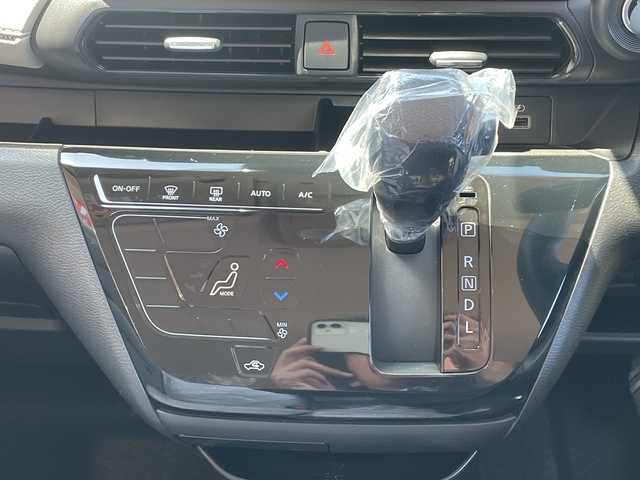 日産 デイズ X 静岡県 2026(令8)年 0.1千km ホワイトパール 純正ディスプレイオーディオ/・USB/Bluetooth/・Apple Carplay/Android Auto/主要装備/・アイドリングストップ/・バックカメラ　/・横滑り防止装置　/・盗難防止装置　/・オートライト　/・オートハイビーム　/・コーナーセンサー　/・プッシュスタート　/・ステアリングリモコン　/・パワーステアリング/・パワーウィンドウ/・スマートキー