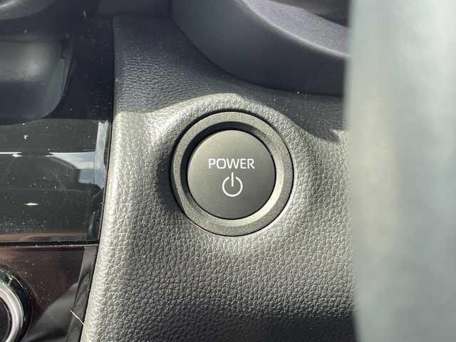 トヨタ ヤリスクロス ハイブリッド Z 千葉県 2025(令7)年 2.5万km プラチナホワイトパールマイカ ナビ　全方位カメラ　フルセグ　シートヒーター　タイプC　HDMI　レーダークルーズ　ステアヒーター　AHB　ビルトインETC　ドラレコ　パワーシート　BSM　LEDライト　オートライト　前後センサー