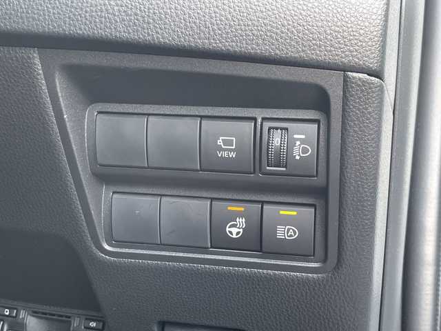 トヨタ ヤリスクロス ハイブリッド Z 千葉県 2025(令7)年 2.5万km プラチナホワイトパールマイカ ナビ　全方位カメラ　フルセグ　シートヒーター　タイプC　HDMI　レーダークルーズ　ステアヒーター　AHB　ビルトインETC　ドラレコ　パワーシート　BSM　LEDライト　オートライト　前後センサー