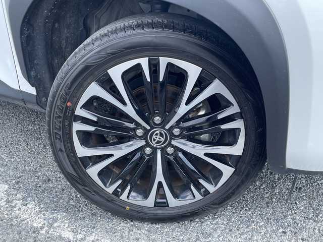 トヨタ ヤリスクロス ハイブリッド Z 千葉県 2025(令7)年 2.5万km プラチナホワイトパールマイカ ナビ　全方位カメラ　フルセグ　シートヒーター　タイプC　HDMI　レーダークルーズ　ステアヒーター　AHB　ビルトインETC　ドラレコ　パワーシート　BSM　LEDライト　オートライト　前後センサー