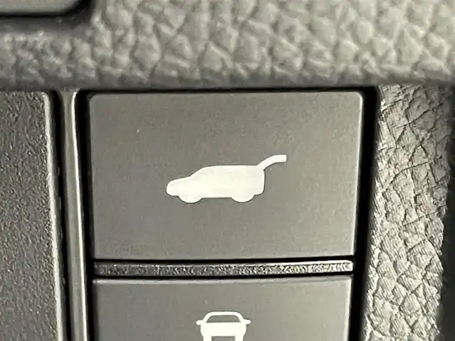 ホンダ ステップワゴン スパーダ eHEV 福岡県 2023(令5)年 3万km プラチナホワイトパール ワンオーナー　/純正１１．４型ナビ/フルセグTV　/バックカメラ　/ホンダセンシング　/レーダークルーズコントロール　/コーナーセンサー　/衝突被害軽減ブレーキ　/レーンキープ　/アクセル踏み間違い防止　/ブラインドスポットモニター/パドルシフト　/両側電動スライドドア　/ハーフレザーシート　/シートヒーター　/パワーバックドア　/ＬＥＤヘッドライト　/純正１６インチアルミホイール　/純正ＡＷ付き冬タイヤ４本積込み