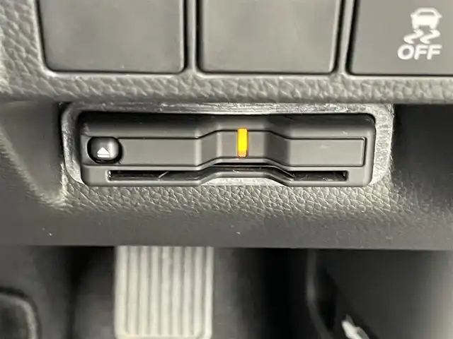 ホンダ ステップワゴン スパーダ eHEV 福岡県 2023(令5)年 3万km プラチナホワイトパール ワンオーナー　/純正１１．４型ナビ/フルセグTV　/バックカメラ　/ホンダセンシング　/レーダークルーズコントロール　/コーナーセンサー　/衝突被害軽減ブレーキ　/レーンキープ　/アクセル踏み間違い防止　/ブラインドスポットモニター/パドルシフト　/両側電動スライドドア　/ハーフレザーシート　/シートヒーター　/パワーバックドア　/ＬＥＤヘッドライト　/純正１６インチアルミホイール　/純正ＡＷ付き冬タイヤ４本積込み