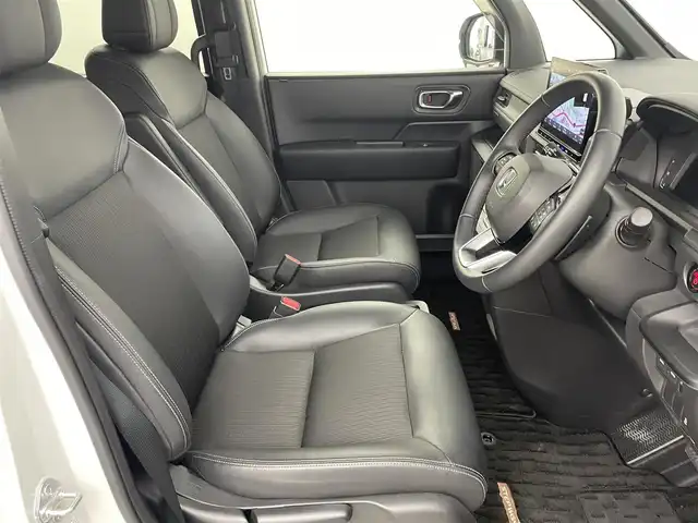 ホンダ ステップワゴン スパーダ eHEV 福岡県 2023(令5)年 3万km プラチナホワイトパール ワンオーナー　/純正１１．４型ナビ/フルセグTV　/バックカメラ　/ホンダセンシング　/レーダークルーズコントロール　/コーナーセンサー　/衝突被害軽減ブレーキ　/レーンキープ　/アクセル踏み間違い防止　/ブラインドスポットモニター/パドルシフト　/両側電動スライドドア　/ハーフレザーシート　/シートヒーター　/パワーバックドア　/ＬＥＤヘッドライト　/純正１６インチアルミホイール　/純正ＡＷ付き冬タイヤ４本積込み