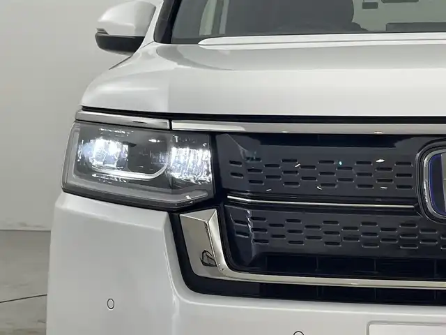 ホンダ ステップワゴン スパーダ eHEV 福岡県 2023(令5)年 3万km プラチナホワイトパール ワンオーナー　/純正１１．４型ナビ/フルセグTV　/バックカメラ　/ホンダセンシング　/レーダークルーズコントロール　/コーナーセンサー　/衝突被害軽減ブレーキ　/レーンキープ　/アクセル踏み間違い防止　/ブラインドスポットモニター/パドルシフト　/両側電動スライドドア　/ハーフレザーシート　/シートヒーター　/パワーバックドア　/ＬＥＤヘッドライト　/純正１６インチアルミホイール　/純正ＡＷ付き冬タイヤ４本積込み