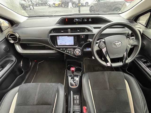 トヨタ アクア G G’s 宮城県 2015(平27)年 16.5万km ブラックマイカ 登録時走行距離164382km/純正SDナビ/CD/Bluetooth/AM/FM/フルセグTV/ドライブレコーダー/シートヒーター/ETC/ステアリングリモコン/プッシュスタート/オートライト/純正フロアマット/LEDヘッドライト/ドアバイザー