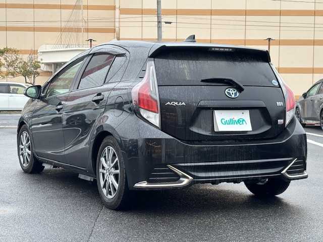 トヨタ アクア G G’s 宮城県 2015(平27)年 16.5万km ブラックマイカ 登録時走行距離164382km/純正SDナビ/CD/Bluetooth/AM/FM/フルセグTV/ドライブレコーダー/シートヒーター/ETC/ステアリングリモコン/プッシュスタート/オートライト/純正フロアマット/LEDヘッドライト/ドアバイザー