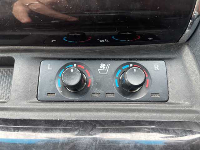 トヨタ アルファード S Cパッケージ 三重県 2018(平30)年 5.8万km ホワイトパールクリスタルシャイン 登録時58047km/フルモデリスタ/三眼LED/黒革シート/純正フリップダウンモニター/禁煙車/純正ナビ/（AM/FM/TV/Bluetooth）/フルセグTV/バックカメラ/ビルトインETC/レーダークルコン/ドライブレコーダー/デジタルインナーミラー/ステアリングスイッチ/ステアリングヒーター/パワーバックドア/シートメモリー/パワーシート/シートヒーター/ベンチレーション/キャプテンシート/プリクラッシュセーフティ/レーンディパーチャーアラート/クリアランスソナー/先行車発進お知らせ機能/オートライト/オートハイビーム/プッシュスタート