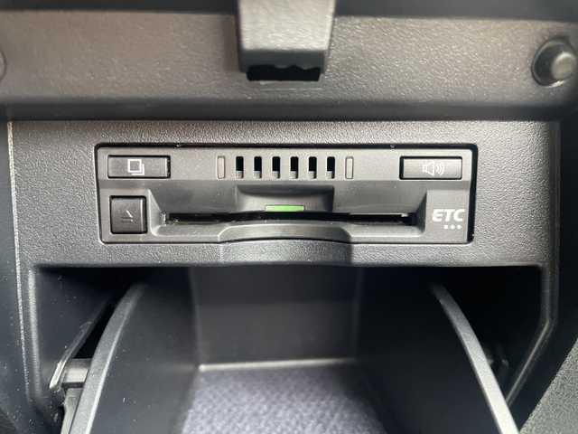 トヨタ アルファード S Cパッケージ 三重県 2018(平30)年 5.8万km ホワイトパールクリスタルシャイン 登録時58047km/フルモデリスタ/三眼LED/黒革シート/純正フリップダウンモニター/禁煙車/純正ナビ/（AM/FM/TV/Bluetooth）/フルセグTV/バックカメラ/ビルトインETC/レーダークルコン/ドライブレコーダー/デジタルインナーミラー/ステアリングスイッチ/ステアリングヒーター/パワーバックドア/シートメモリー/パワーシート/シートヒーター/ベンチレーション/キャプテンシート/プリクラッシュセーフティ/レーンディパーチャーアラート/クリアランスソナー/先行車発進お知らせ機能/オートライト/オートハイビーム/プッシュスタート