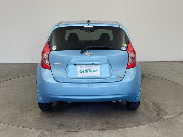 日産 ノート X DIG－S 兵庫県 2014(平26)年 5.6万km ソニックブルー ・純正ナビ/TV/CD/SD/AUX/・ETC/・フロアマット/・アイドリングストップ/・ヘッドライトレベライザー/・電動格納ミラー/・ドアバイザー/・AAC/・スマートキー/・プッシュスタート/・取扱説明書/・保証書
