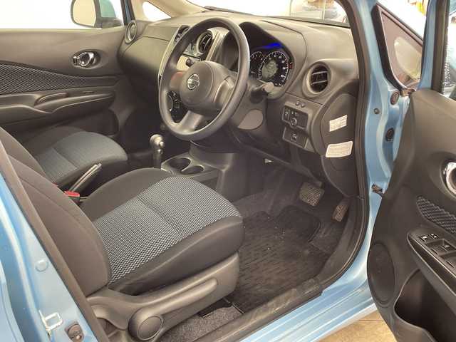 日産 ノート X DIG－S 兵庫県 2014(平26)年 5.6万km ソニックブルー ・純正ナビ/TV/CD/SD/AUX/・ETC/・フロアマット/・アイドリングストップ/・ヘッドライトレベライザー/・電動格納ミラー/・ドアバイザー/・AAC/・スマートキー/・プッシュスタート/・取扱説明書/・保証書