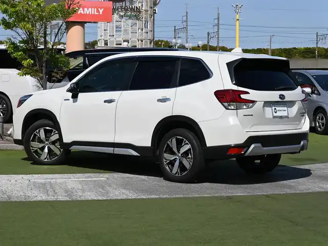 スバル フォレスター ハイブリッド アドバンス 千葉県 2019(令1)年 6.2万km クリスタルホワイトパール アイサイト/スバルリヤビークルディテクション/スマートリアビューミラー/サンルーフ/パワーバックドア/ブラウンレザーシート/前席パワーシート/シートヒーター/純正SDナビ/地デジTV/【DVD/CD再生機能　Bluetooth接続】/サイド/バックカメラ/革巻きステアリング/ETC/LEDヘッドライト/フォグライト/ウインカーミラー/リアコーナーセンサー/純正18インチアルミホイル/サイド/カーテンエアバッグ/スマートキー