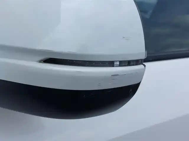 ホンダ ヴェゼル ハイブリッド Z ホンダセンシング 東京都 2018(平30)年 4.9万km プラチナホワイトパール Honda SENSING/・衝突軽減ブレーキ/・車線維持支援システム/・アダプティブクルーズコントロール/パドルシフト/純正８インチメモリーナビ（VXM-187VFEi）/フルセグTV/バックカメラ/ETC/ドライブレコーダー (DRX-GFR01)/ハーフレザーシート/シートヒーター/純正フロアマット/LEDヘッドライト/オートライト/電動コーナーポール/17インチ純正アルミホイール