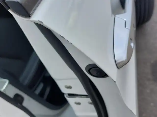 ホンダ ヴェゼル ハイブリッド Z ホンダセンシング 東京都 2018(平30)年 4.9万km プラチナホワイトパール Honda SENSING/・衝突軽減ブレーキ/・車線維持支援システム/・アダプティブクルーズコントロール/パドルシフト/純正８インチメモリーナビ（VXM-187VFEi）/フルセグTV/バックカメラ/ETC/ドライブレコーダー (DRX-GFR01)/ハーフレザーシート/シートヒーター/純正フロアマット/LEDヘッドライト/オートライト/電動コーナーポール/17インチ純正アルミホイール