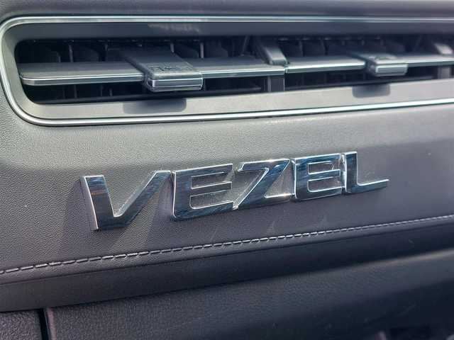 ホンダ ヴェゼル ハイブリッド Z ホンダセンシング 東京都 2018(平30)年 4.9万km プラチナホワイトパール Honda SENSING/・衝突軽減ブレーキ/・車線維持支援システム/・アダプティブクルーズコントロール/パドルシフト/純正８インチメモリーナビ（VXM-187VFEi）/フルセグTV/バックカメラ/ETC/ドライブレコーダー (DRX-GFR01)/ハーフレザーシート/シートヒーター/純正フロアマット/LEDヘッドライト/オートライト/電動コーナーポール/17インチ純正アルミホイール