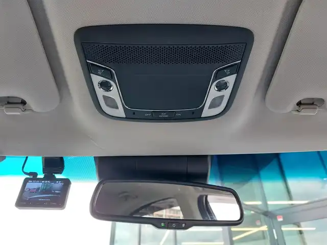 ホンダ ヴェゼル ハイブリッド Z ホンダセンシング 東京都 2018(平30)年 4.9万km プラチナホワイトパール Honda SENSING/・衝突軽減ブレーキ/・車線維持支援システム/・アダプティブクルーズコントロール/パドルシフト/純正８インチメモリーナビ（VXM-187VFEi）/フルセグTV/バックカメラ/ETC/ドライブレコーダー (DRX-GFR01)/ハーフレザーシート/シートヒーター/純正フロアマット/LEDヘッドライト/オートライト/電動コーナーポール/17インチ純正アルミホイール