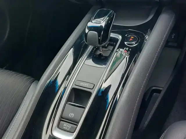 ホンダ ヴェゼル ハイブリッド Z ホンダセンシング 東京都 2018(平30)年 4.9万km プラチナホワイトパール Honda SENSING/・衝突軽減ブレーキ/・車線維持支援システム/・アダプティブクルーズコントロール/パドルシフト/純正８インチメモリーナビ（VXM-187VFEi）/フルセグTV/バックカメラ/ETC/ドライブレコーダー (DRX-GFR01)/ハーフレザーシート/シートヒーター/純正フロアマット/LEDヘッドライト/オートライト/電動コーナーポール/17インチ純正アルミホイール