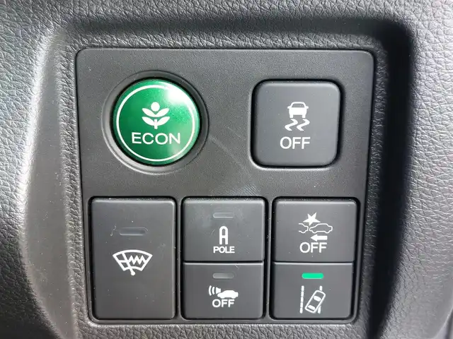 ホンダ ヴェゼル ハイブリッド Z ホンダセンシング 東京都 2018(平30)年 4.9万km プラチナホワイトパール Honda SENSING/・衝突軽減ブレーキ/・車線維持支援システム/・アダプティブクルーズコントロール/パドルシフト/純正８インチメモリーナビ（VXM-187VFEi）/フルセグTV/バックカメラ/ETC/ドライブレコーダー (DRX-GFR01)/ハーフレザーシート/シートヒーター/純正フロアマット/LEDヘッドライト/オートライト/電動コーナーポール/17インチ純正アルミホイール