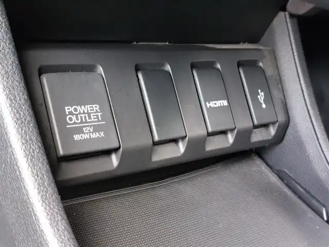 ホンダ ヴェゼル ハイブリッド Z ホンダセンシング 東京都 2018(平30)年 4.9万km プラチナホワイトパール Honda SENSING/・衝突軽減ブレーキ/・車線維持支援システム/・アダプティブクルーズコントロール/パドルシフト/純正８インチメモリーナビ（VXM-187VFEi）/フルセグTV/バックカメラ/ETC/ドライブレコーダー (DRX-GFR01)/ハーフレザーシート/シートヒーター/純正フロアマット/LEDヘッドライト/オートライト/電動コーナーポール/17インチ純正アルミホイール