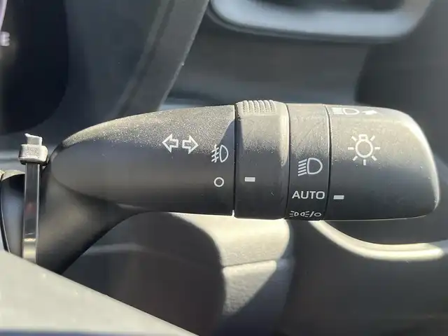 トヨタ シエンタ ハイブリッド Z 島根県 2023(令5)年 1.1万km ホワイトパールクリスタルシャイン 純正10インチメモリナビ/（フルセグTV/Bluetooth接続/Miracast）/バック/フロント/サイド/全方位カメラ/ビルトインETC2.0/前後ドライブレコーダー/両側パワースライドドア/レーダークルーズコントロール/レーンディパーチャーアラート/ブラインドスポットモニター/クリアランスソナー/プリクラッシュセーフティー/前席シートヒーター/ステアリングヒーター/オートマチックハイビーム/純正LEDヘッドライト/純正15インチアルミホイール/純正フロアマット