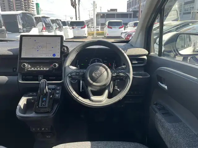 トヨタ シエンタ ハイブリッド Z 島根県 2023(令5)年 1.1万km ホワイトパールクリスタルシャイン 純正10インチメモリナビ/（フルセグTV/Bluetooth接続/Miracast）/バック/フロント/サイド/全方位カメラ/ビルトインETC2.0/前後ドライブレコーダー/両側パワースライドドア/レーダークルーズコントロール/レーンディパーチャーアラート/ブラインドスポットモニター/クリアランスソナー/プリクラッシュセーフティー/前席シートヒーター/ステアリングヒーター/オートマチックハイビーム/純正LEDヘッドライト/純正15インチアルミホイール/純正フロアマット