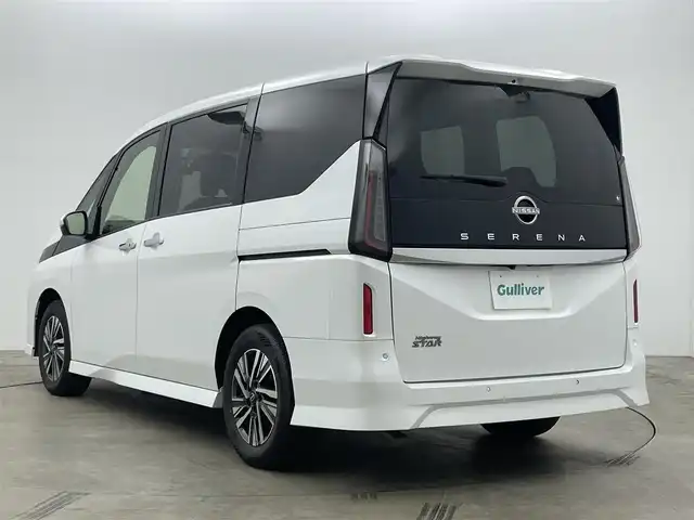 日産 セレナ ハイウェイスター V 岡山県 2023(令5)年 3万km プリズムホワイト ９インチナビ/【CD/DVD/BT/フルセグ】/型番:MDV-M907HDL/両側パワースライドドア/プロパイロット/アラウンドビューモニター/デジタルインナーミラー/ドライブレコーダー/衝突軽減ブレーキ/ＬＥＤヘッドライト/ETC/オートブレーキホールド/パドルシフト/オートハイビーム/ブラインドスポットモニター/フォグランプ/プッシュスタート/純正16インチアルミホイール