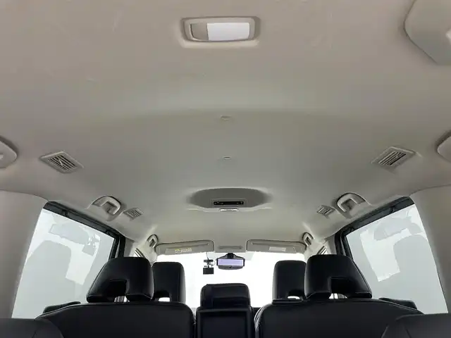 日産 セレナ ハイウェイスター V 岡山県 2023(令5)年 3万km プリズムホワイト ９インチナビ/【CD/DVD/BT/フルセグ】/型番:MDV-M907HDL/両側パワースライドドア/プロパイロット/アラウンドビューモニター/デジタルインナーミラー/ドライブレコーダー/衝突軽減ブレーキ/ＬＥＤヘッドライト/ETC/オートブレーキホールド/パドルシフト/オートハイビーム/ブラインドスポットモニター/フォグランプ/プッシュスタート/純正16インチアルミホイール
