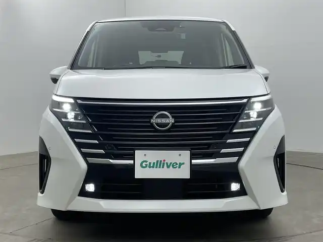 日産 セレナ ハイウェイスター V 岡山県 2023(令5)年 3万km プリズムホワイト ９インチナビ/【CD/DVD/BT/フルセグ】/型番:MDV-M907HDL/両側パワースライドドア/プロパイロット/アラウンドビューモニター/デジタルインナーミラー/ドライブレコーダー/衝突軽減ブレーキ/ＬＥＤヘッドライト/ETC/オートブレーキホールド/パドルシフト/オートハイビーム/ブラインドスポットモニター/フォグランプ/プッシュスタート/純正16インチアルミホイール
