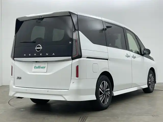 日産 セレナ ハイウェイスター V 岡山県 2023(令5)年 3万km プリズムホワイト ９インチナビ/【CD/DVD/BT/フルセグ】/型番:MDV-M907HDL/両側パワースライドドア/プロパイロット/アラウンドビューモニター/デジタルインナーミラー/ドライブレコーダー/衝突軽減ブレーキ/ＬＥＤヘッドライト/ETC/オートブレーキホールド/パドルシフト/オートハイビーム/ブラインドスポットモニター/フォグランプ/プッシュスタート/純正16インチアルミホイール