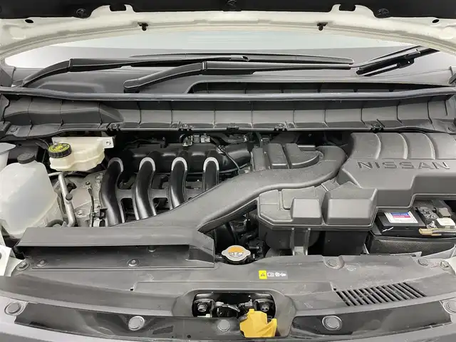 日産 セレナ ハイウェイスター V 岡山県 2023(令5)年 3万km プリズムホワイト ９インチナビ/【CD/DVD/BT/フルセグ】/型番:MDV-M907HDL/両側パワースライドドア/プロパイロット/アラウンドビューモニター/デジタルインナーミラー/ドライブレコーダー/衝突軽減ブレーキ/ＬＥＤヘッドライト/ETC/オートブレーキホールド/パドルシフト/オートハイビーム/ブラインドスポットモニター/フォグランプ/プッシュスタート/純正16インチアルミホイール