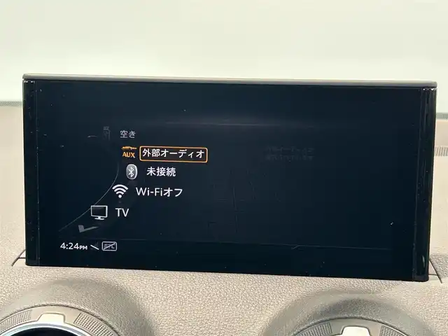 アウディ Ｑ２ 1．0 TFSI スポーツ 愛知県 2018(平30)年 2.1万km 白 メモリナビ/フルセグテレビ/バックカメラ/アイドリングストップ/アダプティブクルーズコントロール/プッシュスタート/パワーバックドア/ETC2.0/TV/前席シートヒーター/レーンセンサー/ＬＥＤヘッドライト