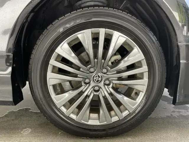 トヨタ ハリアー ハイブリッド Z レザーパッケージ 愛知県 2020(令2)年 1万km プレシャスブラックパール 純正１２．３型ナビ　ＪＢＬサウンド　全方位カメラ　調光ルーフ　モデリスタエアロ　デジタルインナーミラー録画付　黒革　シートヒーター　電動リアゲート　トヨタセーフティセンス　衝突軽減　追従クルコン　ワイヤレス充電　ＬＥＤオートライト　フォグライト　ETC2.0　コーナーセンサー　HUD　BSM　レーンキープ　禁煙