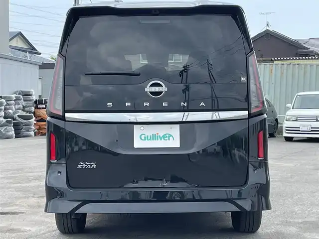 日産 セレナ ハイウェイスター V 道央・札幌 2023(令5)年 0.1万km ダイヤモンドブラック ４WD/純正ディーラーOPナビ/AM/FM/BT/フルセグ/プロパイロット/エマージェンシーブレーキ/横滑り防止装置/レーダークルーズコントロール/レーンキープアシスト/クリアランスソナー/ハンドル支援/アラウンドビューモニター/ビルトインETC2.0/デジタルインナーミラー/アイドリングストップ/ECOMODE/両側パワースライドドア/前席/2列目シートヒーター/防水シート/革巻きステアリング/ステアリングリモコン/パドルシフト/ハンドルヒーター/置くだけ充電/電動パーキング/オートブレーキホールド/スマートキー/LEDヘッドライト/オートライト/オートハイビーム/フォグランプ/電動格納ミラー/ウィンカーミラー/純正フロアマット