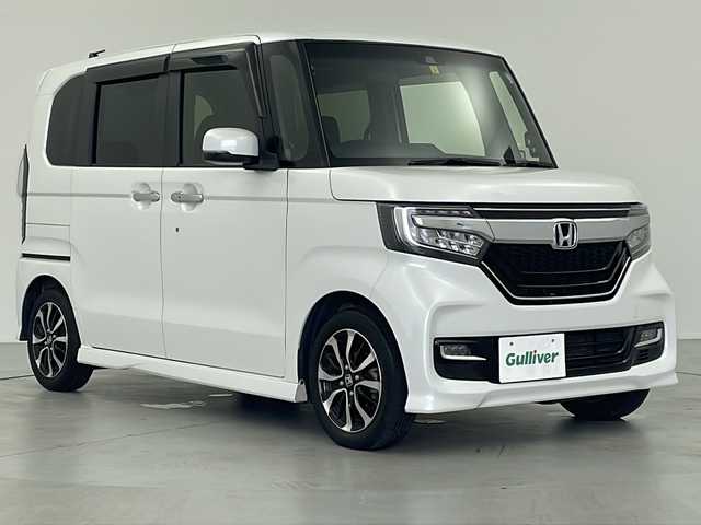 ホンダ Ｎ ＢＯＸ カスタム G L ホンダセンシング 広島県 2020(令2)年 2.1万km プラチナホワイトパール 衝突軽減ブレーキ/路外逸脱抑制機能/車線維持支援システム/誤発進抑制機能/アダプティブクルーズコントロール/オートハイビーム/歩行者事故低減ステアリング/先行車発進お知らせ機能/標識認識機能/Carrozzeriaナビ/フルセグTV/両側パワースライドドア/横滑り防止装置/ステアリングリモコン/純正フロアマット/純正ドアバイザー/プッシュスタート/スマートキー/スペアキー/電格ミラー/オートライト/フォグランプ/USB端子/ベンチシート/ETC/純正アルミホイール