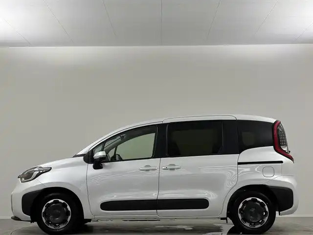 トヨタ シエンタ ハイブリッド Z 埼玉県 2025(令7)年 0.1万km未満 プラチナホワイトパールマイカ 純正１０．５型ナビ　パノラミックビューモニター　　ハンドルヒーター　純正前後ドライブレコーダー　Ｔチームメイトアドバンストパーク　コンフォートパッケージ（前席シートヒーター）　ビルトインＥＴＣ２．０ 純正フロアマット
