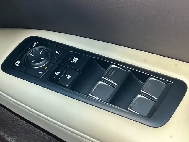 レクサス ＲＸ 450h バージョンL 和歌山県 2019(平31)年 5.7万km グラファイトブラックガラスフレーク 純正ナビ/（BT/CD/DVD）/フルセグTV/全方位カメラ/衝突軽減ブレーキ/レーンキープアシスト/前後コーナーセンサー/レーダークルーズコントロール/ブラインドスポットモニター/オートライト/パノラマルーフ/純正後席モニター/前方ドラレコ/ビルトインETC2.0/ヘッドアップディスプレイ/前席シートベンチレーション/前席パワーシート/全席シートヒーター/ステアリングヒーター/LEDヘッドライト/フォグランプ