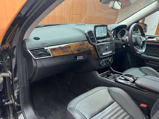 メルセデス・ベンツ ＧＬＳ３５０ｄ 4マチックスポーツ 千葉県 2016(平28)年 5.5万km オブシディアンブラック パノラマＳＲ　/黒革　/ｈａｒｍａｎｋａｒｄｏｎサウンド　/ＡＣＣ　/ナビ　/ＴＶ　/Ｂｌｕｅｔｏｏｔｈ接続　/３６０°パーキングアシスト　/シートＨ　/電動リアゲート　/アンビエントライト　/衝突軽減Ｂ　/ＢＳＭ　/ＬＫＡ